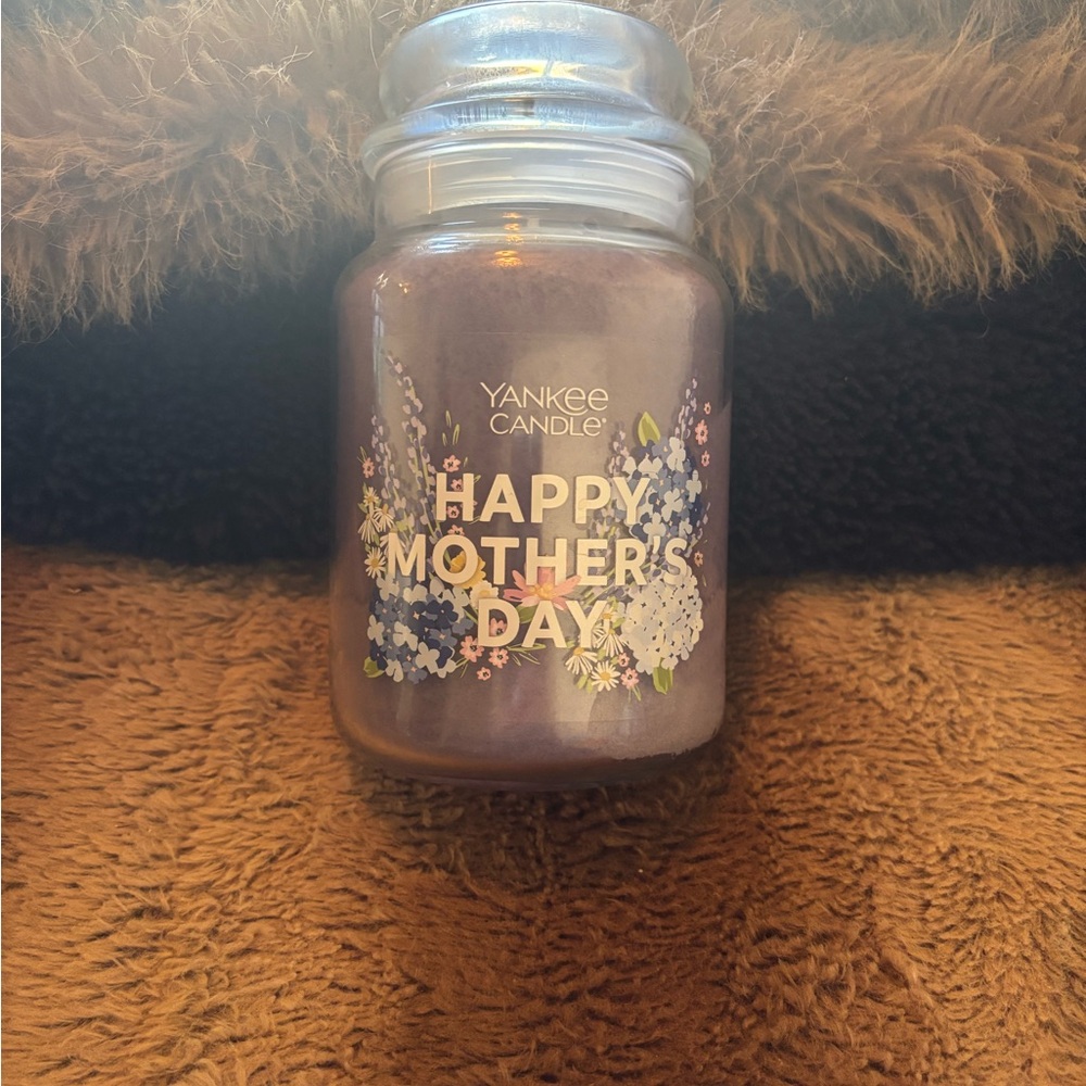 Yankee Candle Happy Mother's Day Lavender Jar